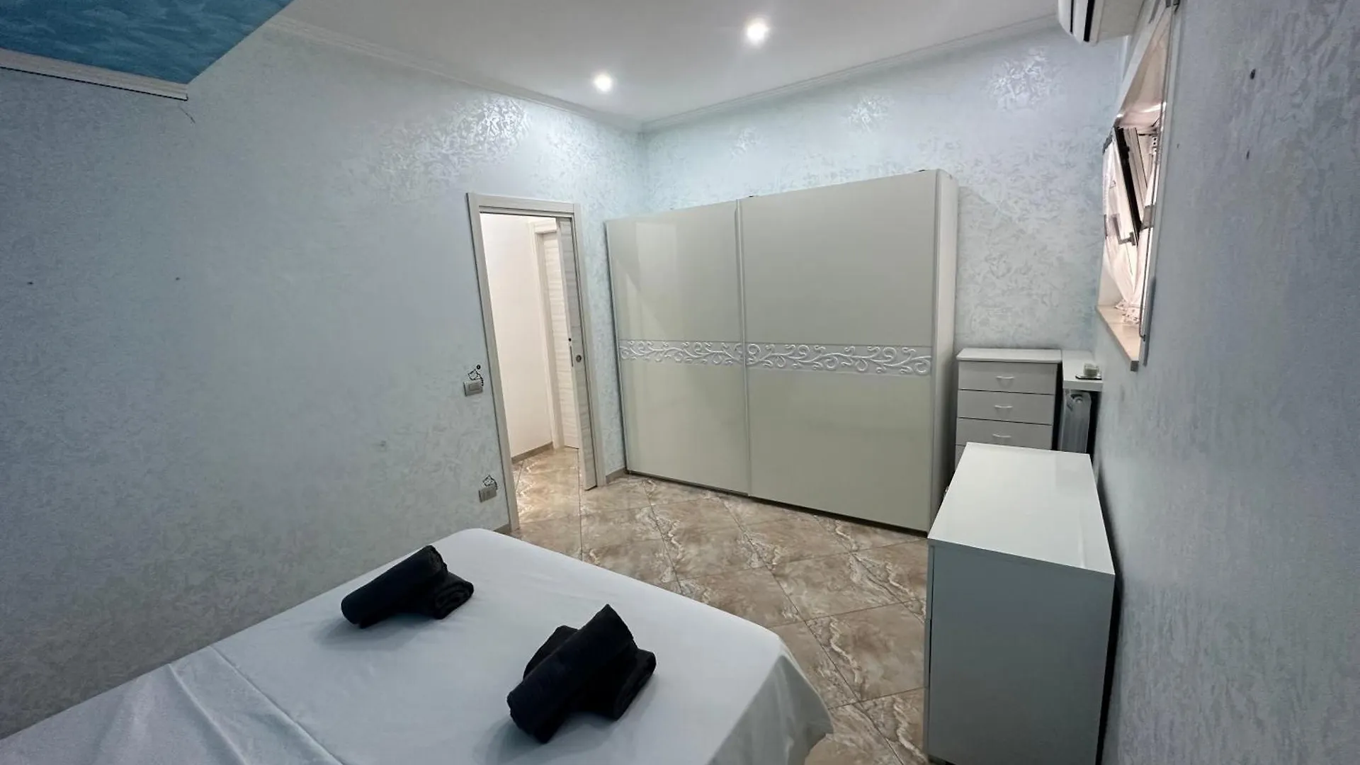 Luxury Residence Lido di Ostia 0*,